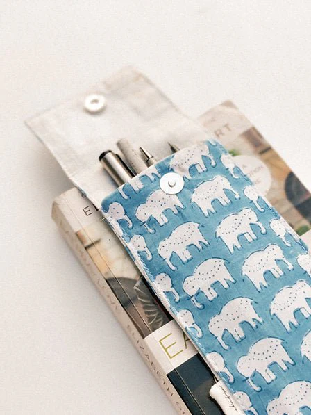 Ekatra Sustainable Pen case/organizer with elastic band - Image 5